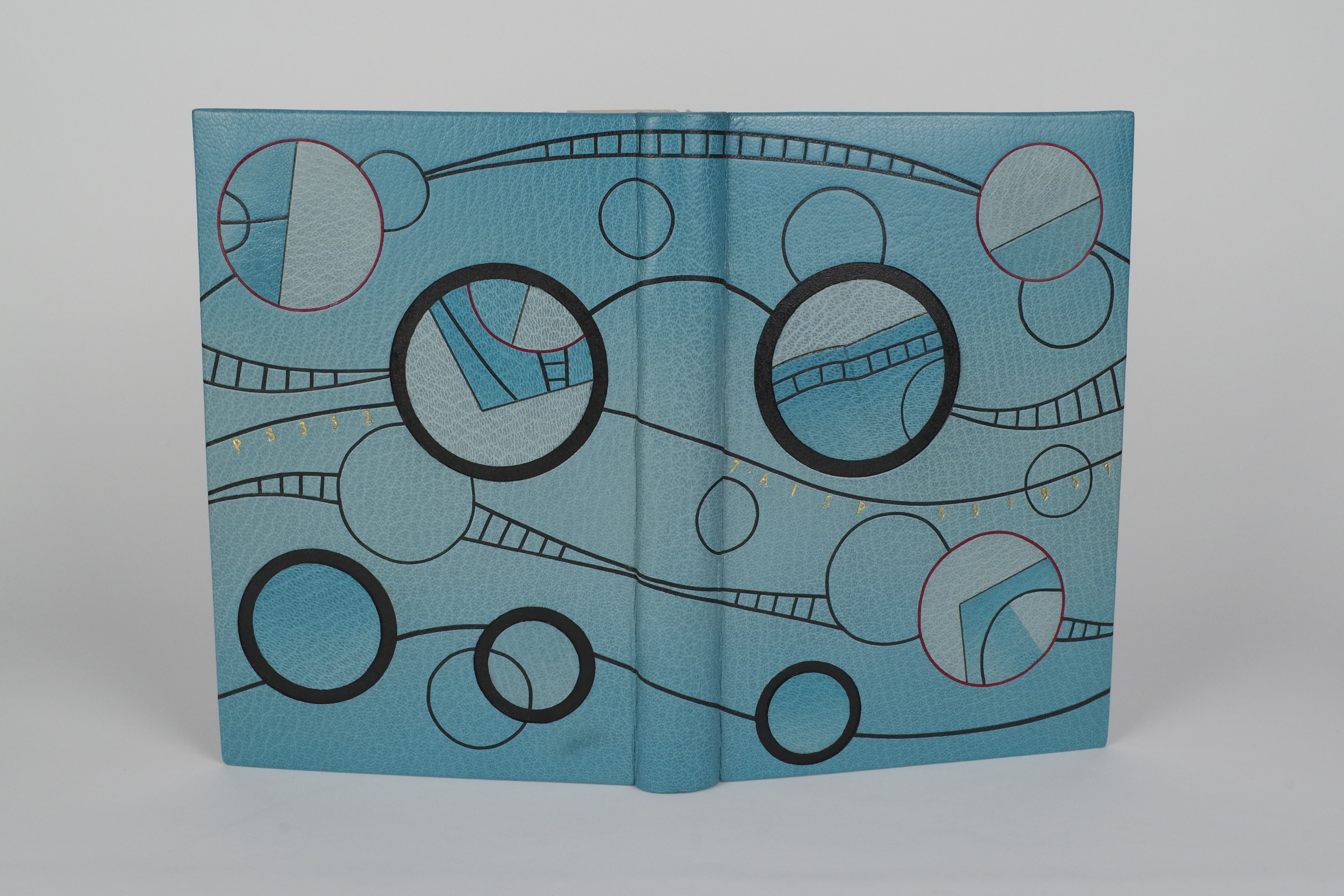 design binding of Pnin
